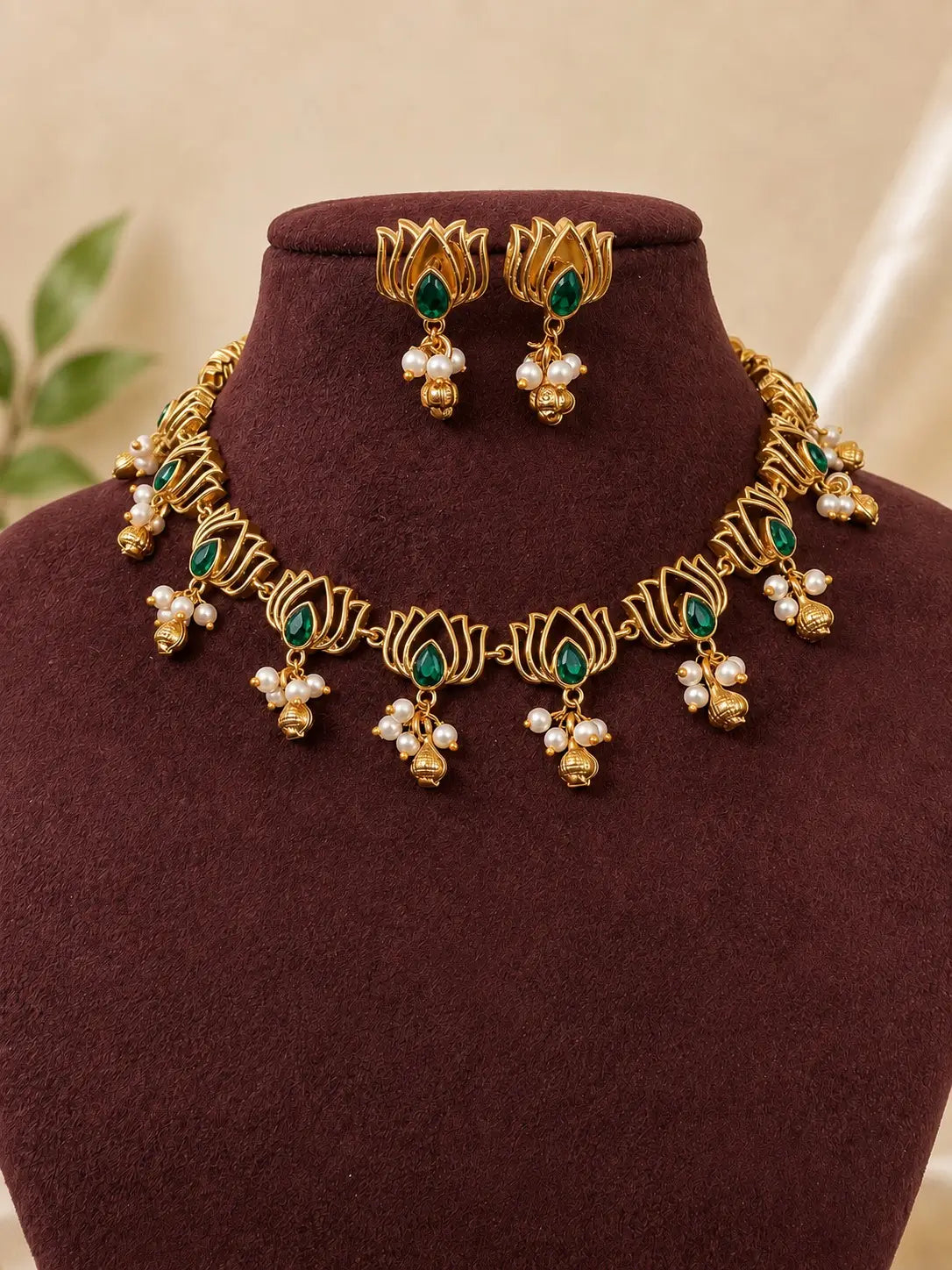 Lotus Whisper Necklace Set