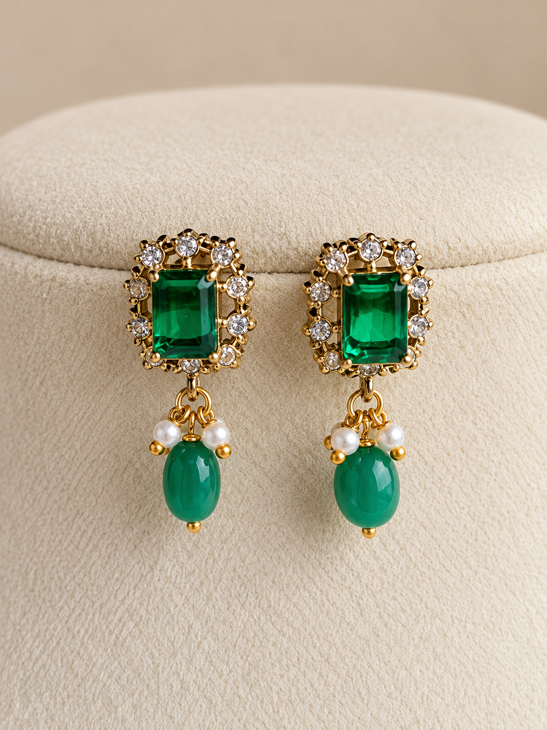 Emerald Cascade Delicate Necklace Set