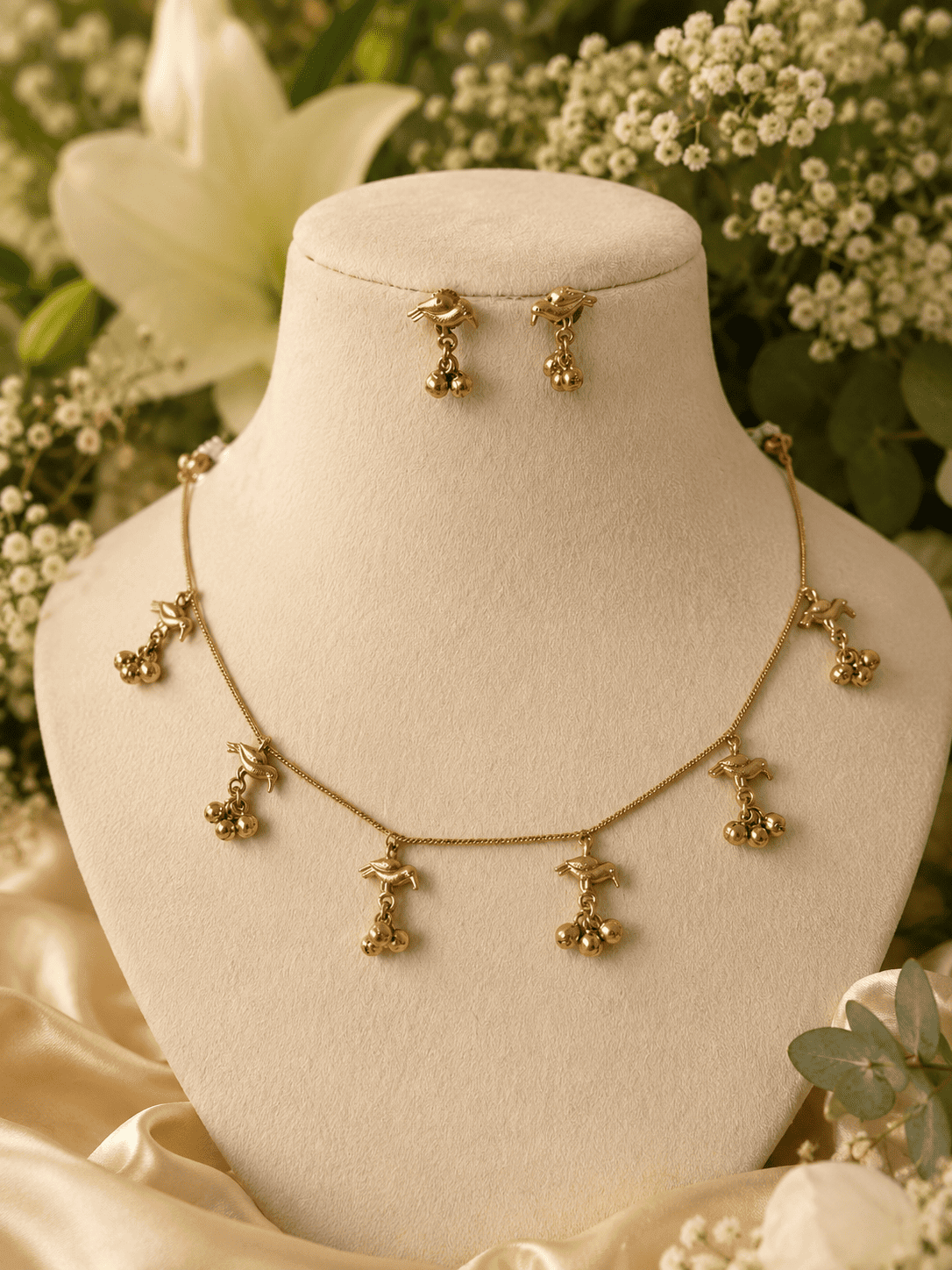 Elara Necklace Set