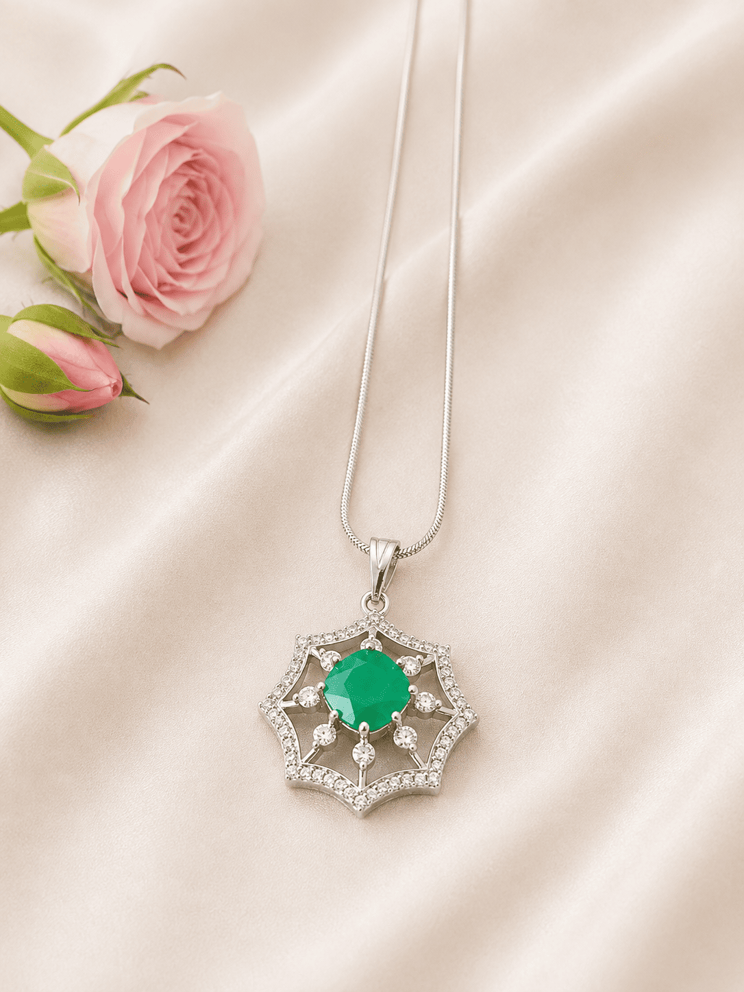 Emerald Crest AD Pendant Set