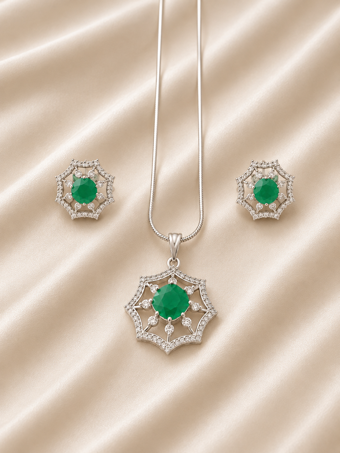 Emerald Crest AD Pendant Set
